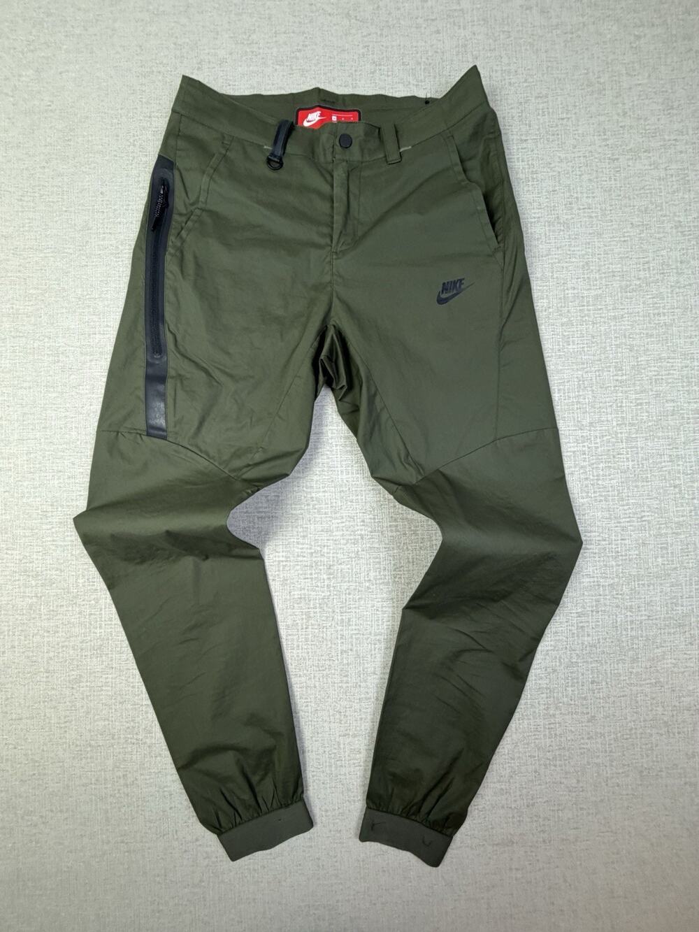 Nike Men’s Medium Olive Green Tech Jogger Pants Zip Pocket Stretch